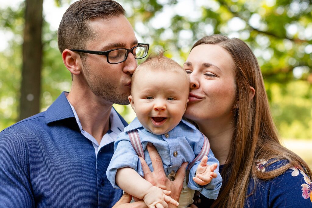 kissing baby's head photos, milestone photos, family photographer