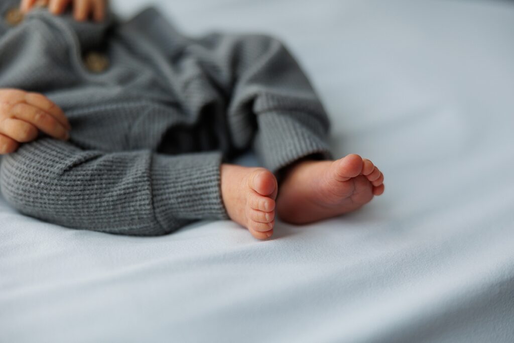 Newborn Toes Photos