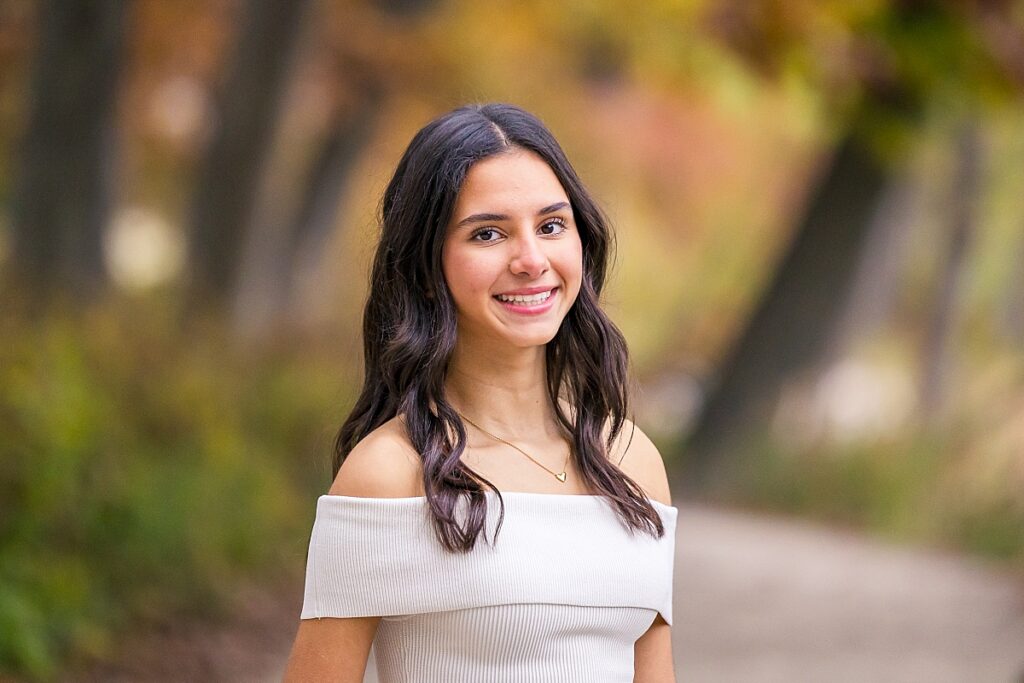 senior girl photos; senior photographer